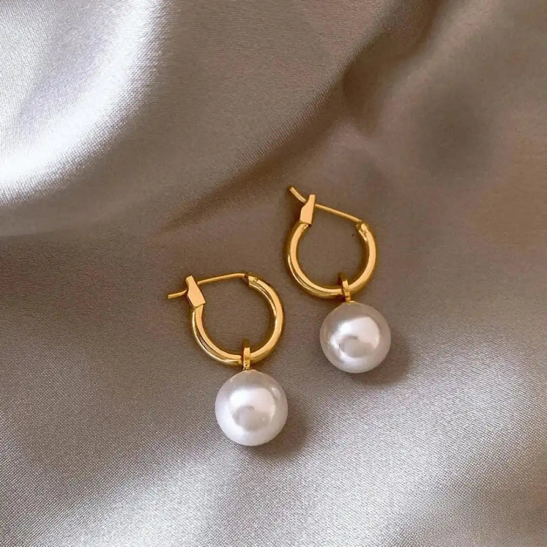 Élégantes Boucles d'Oreilles en Or ornées de Perles Blanches