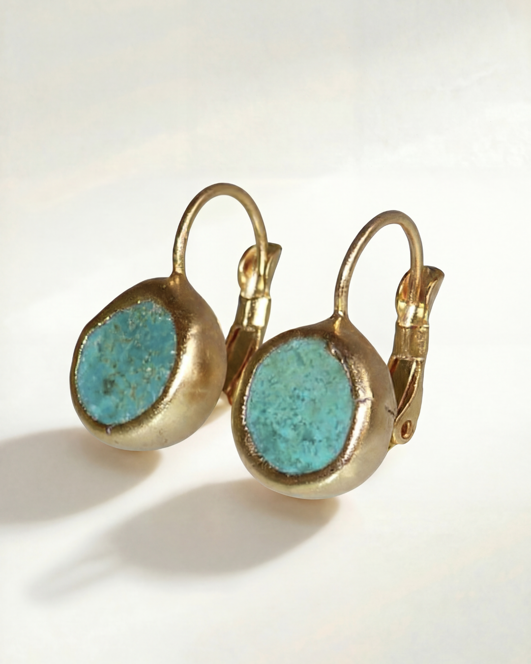 Pendientes blancos