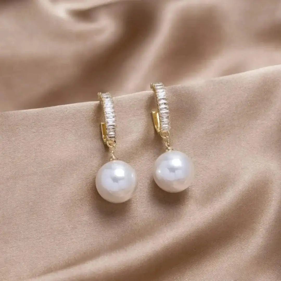 Élégantes Boucles d'Oreilles en Perles et Zirconium