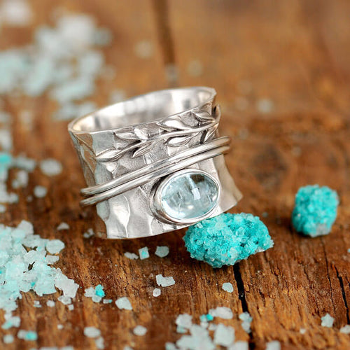 Bague Vintage Argent Ornée d’un Cristal Incrusté