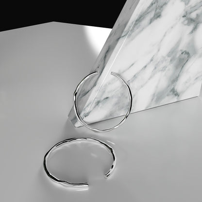 Bracelet en argent 925 ajustable à la silhouette irrégulière