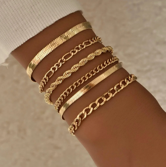 Ensemble de bracelets en plaqué or 18 carats avec différents styles de chaînes