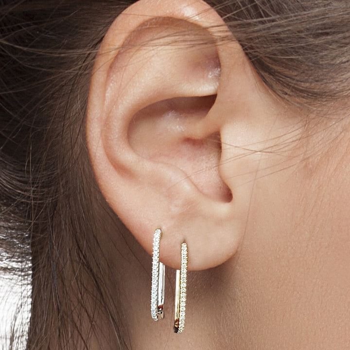 Pendientes Huggie Cubic