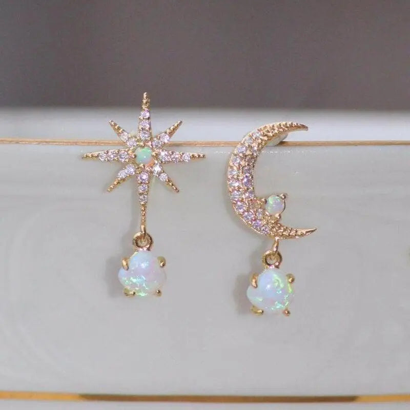 Boucles d'oreilles en or et opale, Lune et Étoile