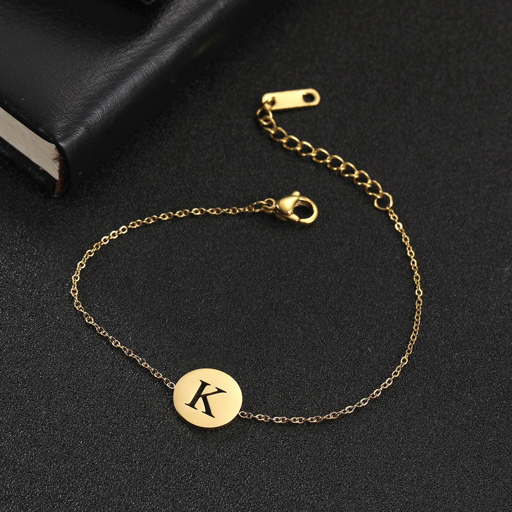 Amara™ | Bracelet initiales en acier inoxydable