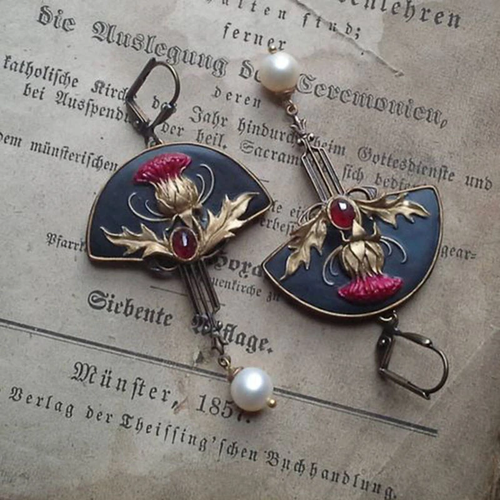 Créoles Bohèmes en Perles et Cristal Rouge