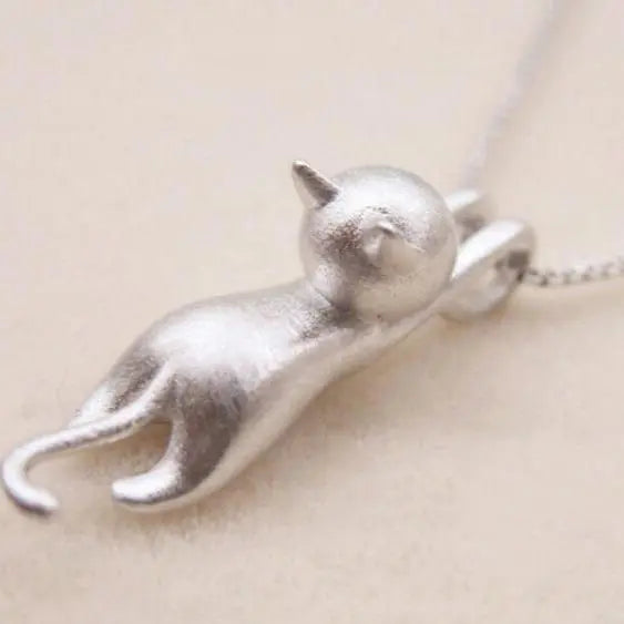 Collier joyeux avec un chaton en argent 925